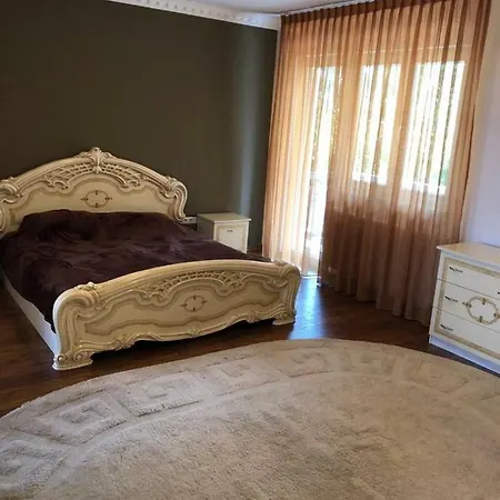 Villa Osik فيلا في اليجا أوسيك *