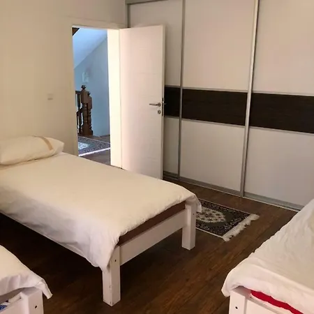 Villa Osik فيلا في اليجا أوسيك